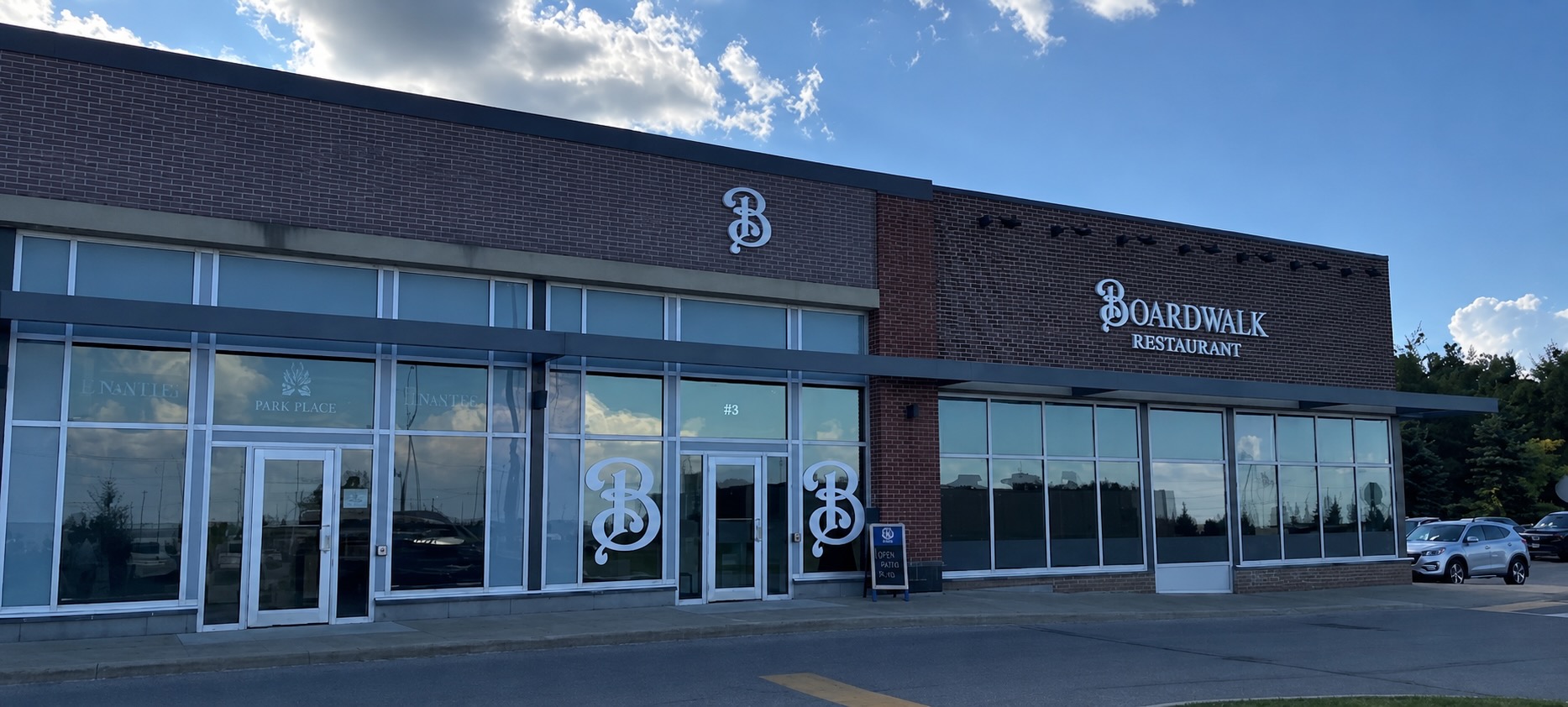Front entrance of Boardwalk Restaurant in Barrie