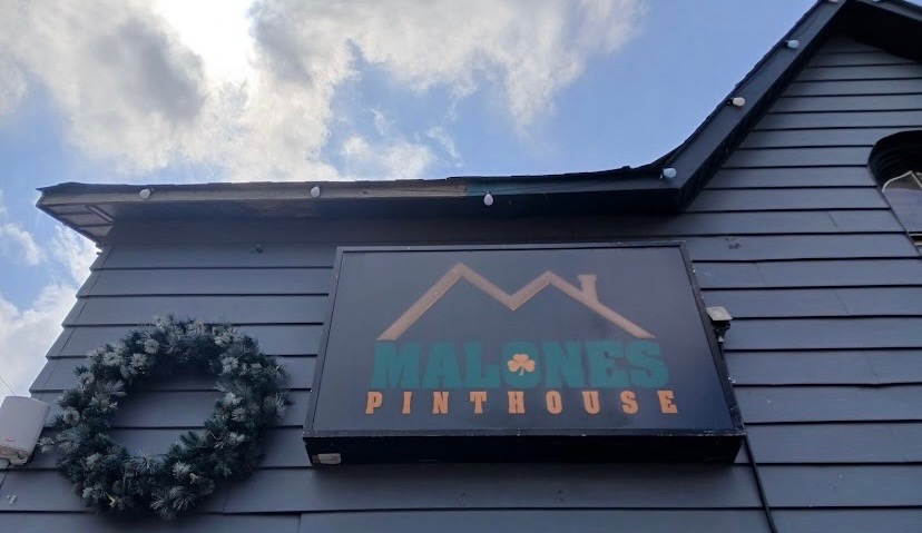 Front entrance of Malones Pint House in Barrie